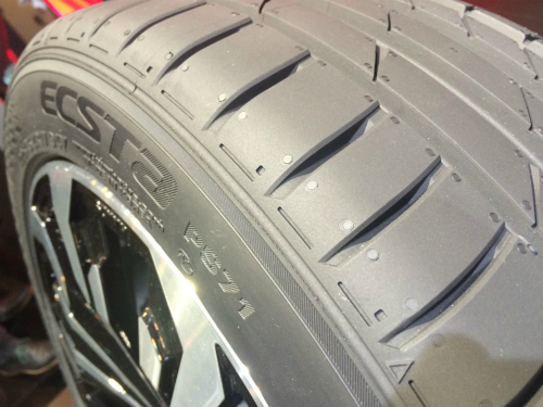 Kumho Ecsta PS71 плечи